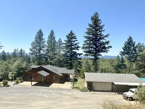 6061 Highland Ave, Grants Pass, OR 97526