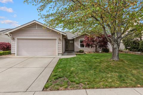 81 Freshwater Dr, Phoenix, OR 97535