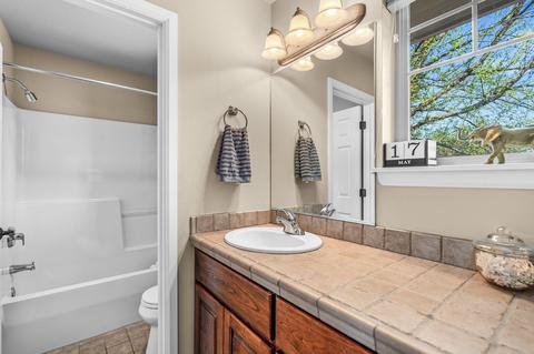 61873 Fall Creek Loop, Bend, OR 97702 photo 23