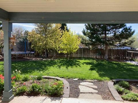 2287 NW 10th St, Redmond, OR 97756