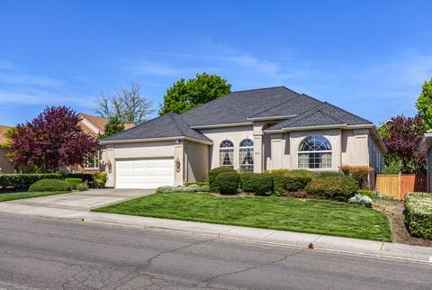 2871 Wilkshire Dr, Medford, OR 97504