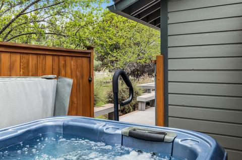 60594 Springtree Ct, Bend, OR 97702 photo 12