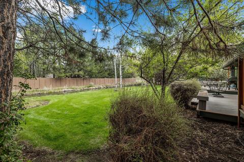 60594 Springtree Ct, Bend, OR 97702 photo 9