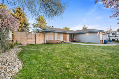 7020 Verda Vista Pl, Klamath Falls, OR 97603