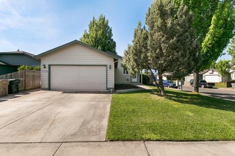 2241 SW Judy Ln, Grants Pass, OR 97526