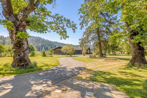 231 Quail Ln, Grants Pass, OR 97526