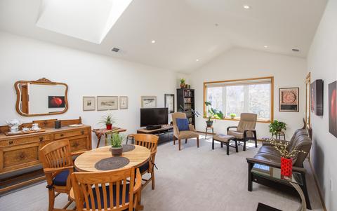 972 Golden Aspen Pl, Ashland, OR 97520