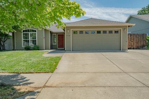 772 Spring Valley Dr, Medford, OR 97501