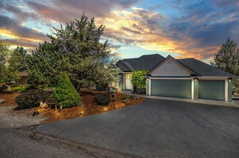 1800 Murrelet Dr, Redmond, OR 97756