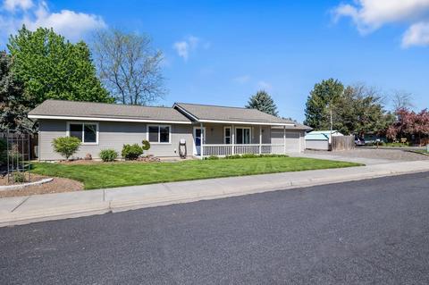 513 SW 25th St, Redmond, OR 97756