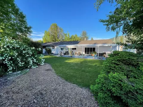 1732 Virginia Ln, Grants Pass, OR 97527