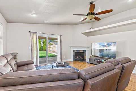 978 Win Way, Eagle Point, OR 97524 photo 14