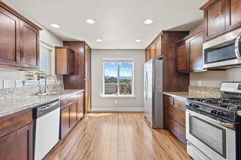 978 Win Way, Eagle Point, OR 97524 photo 10