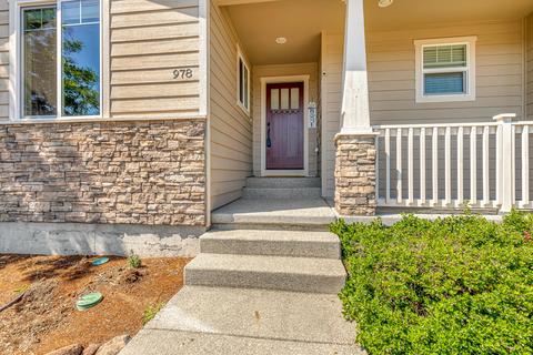 978 Win Way, Eagle Point, OR 97524 photo 4