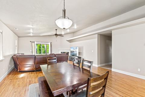 978 Win Way, Eagle Point, OR 97524 photo 13