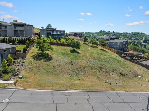 4465 Vista Pointe Dr, Medford, OR 97504