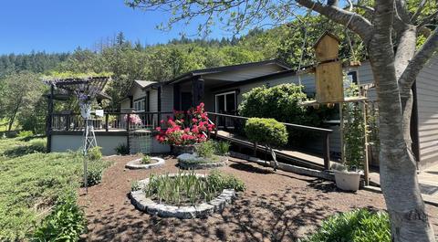 600 Wood Crest Dr, Myrtle Creek, OR 97457