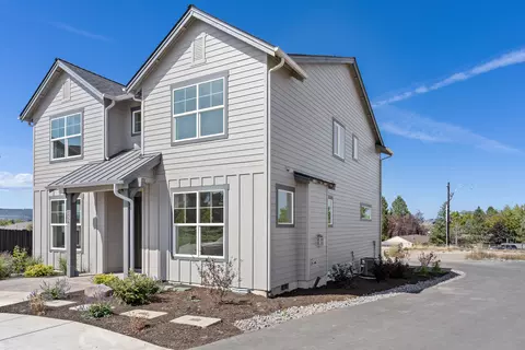 2864 NE Luersen Pl #LOT 19, Bend, OR 97701