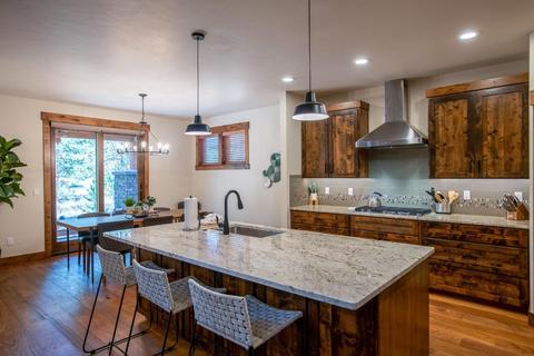 56433 Trailmere Cir, Bend, OR 97707 photo 1