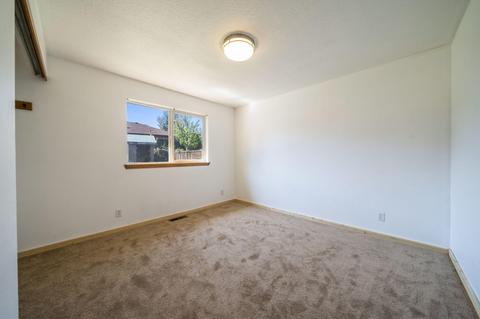 896 NE Locksley Dr, Bend, OR 97701 photo 27