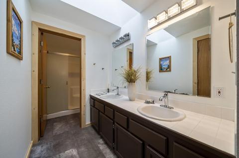 896 NE Locksley Dr, Bend, OR 97701 photo 24