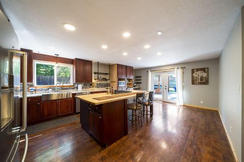 896 NE Locksley Dr, Bend, OR 97701 photo 15
