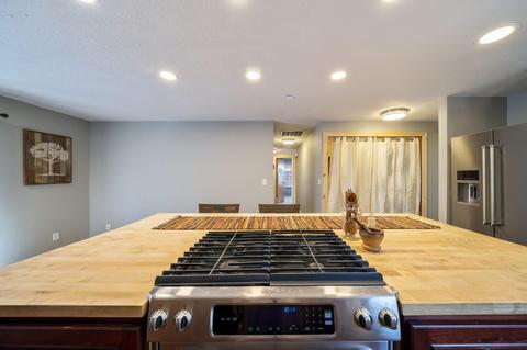 896 NE Locksley Dr, Bend, OR 97701 photo 17