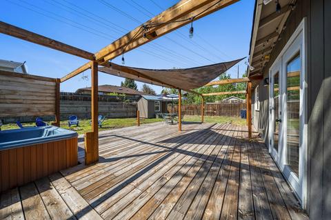 896 NE Locksley Dr, Bend, OR 97701 photo 34