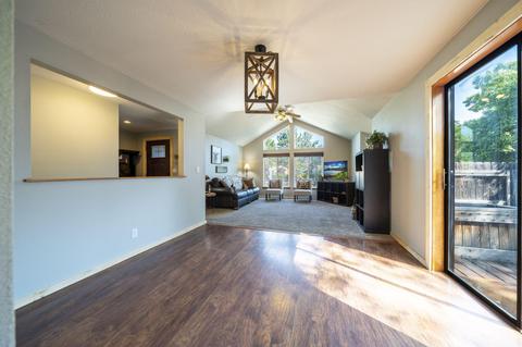 896 NE Locksley Dr, Bend, OR 97701 photo 7