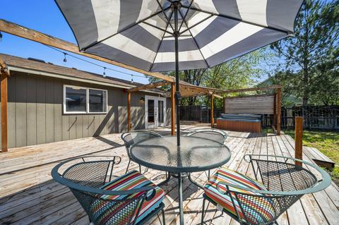 896 NE Locksley Dr, Bend, OR 97701 photo 36