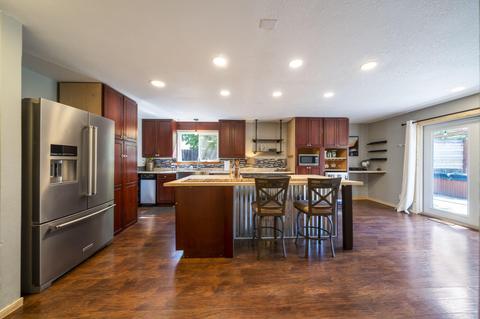 896 NE Locksley Dr, Bend, OR 97701 photo 16