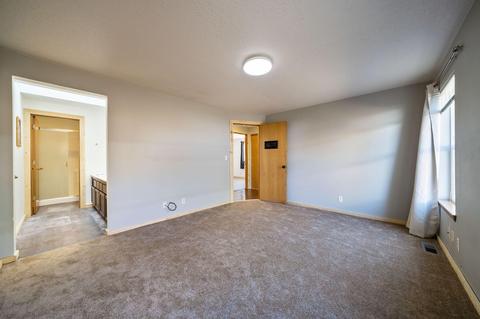 896 NE Locksley Dr, Bend, OR 97701 photo 22