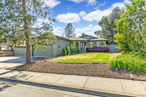 1456 La Loma Dr, Medford, OR 97504