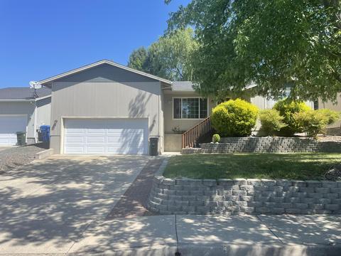 628 N Heights Dr, Eagle Point, OR 97524