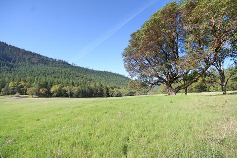 7117 Griffin Ln, Jacksonville, OR 97530