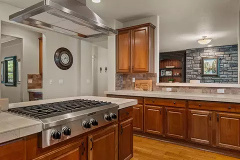 61359 Gorge View St, Bend, OR 97702 photo 17
