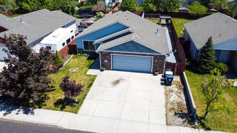 2910 NW 9th Ln, Redmond, OR 97756