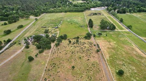 View/Area - 12240 Modoc Rd #C, Central Point, OR 97502 photo 13 of 14