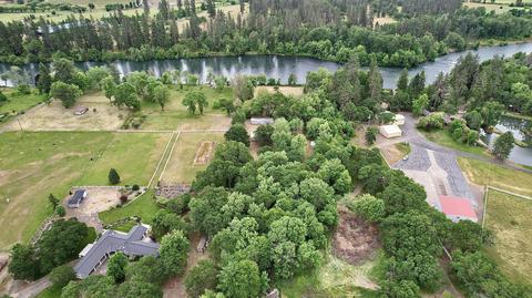 View/Area - 12240 Modoc Rd #C, Central Point, OR 97502 photo 4 of 14