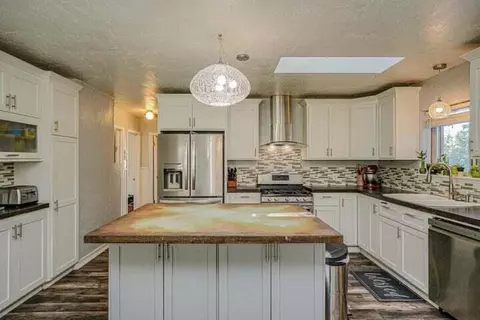 229 Vashti Way, Medford, OR 97501