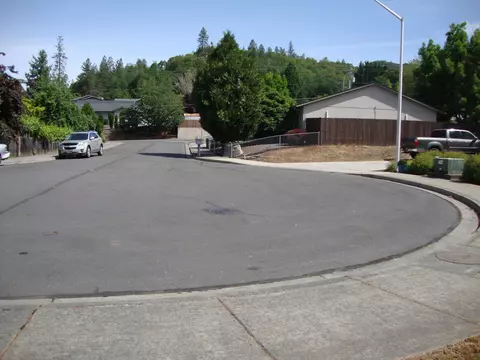 105 Brolin Ct, Rogue River, OR 97537 photo 9