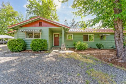461 Draper Valley Rd, Selma, OR 97538
