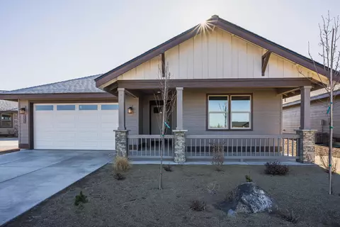 2534 NW Redwood Cir, Redmond, OR 97756