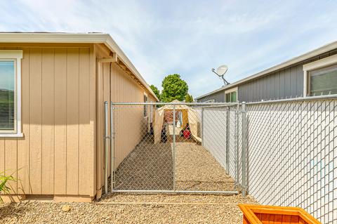 306 Sandi Way, Eagle Point, OR 97524 photo 32