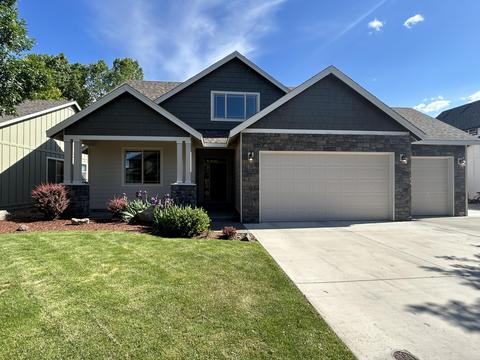 1554 NW Teakwood Ln, Redmond, OR 97756