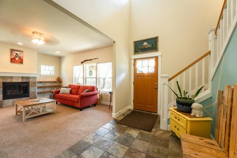 21314 Pecoraro Loop, Bend, OR 97701 photo 2
