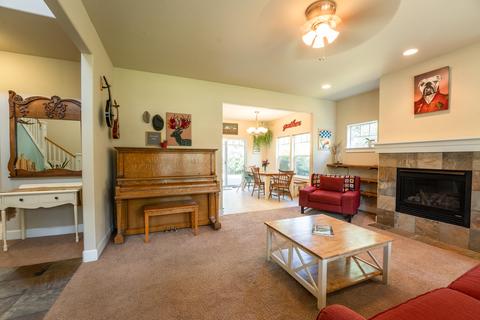 21314 Pecoraro Loop, Bend, OR 97701 photo 9