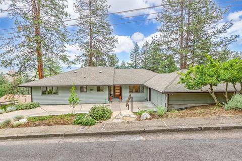 808 Palmer Rd, Ashland, OR 97520