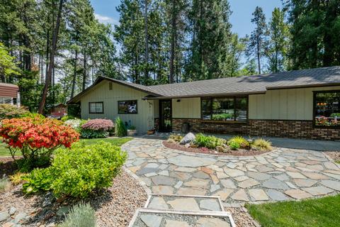 1973 Southgate Way, Grants Pass, OR 97527