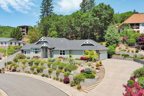 150 NW Native Run Loop, Grants Pass, OR 97526